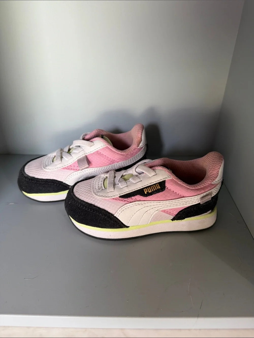 Puma Kids Pink, Black & White Low-Top Sneakers